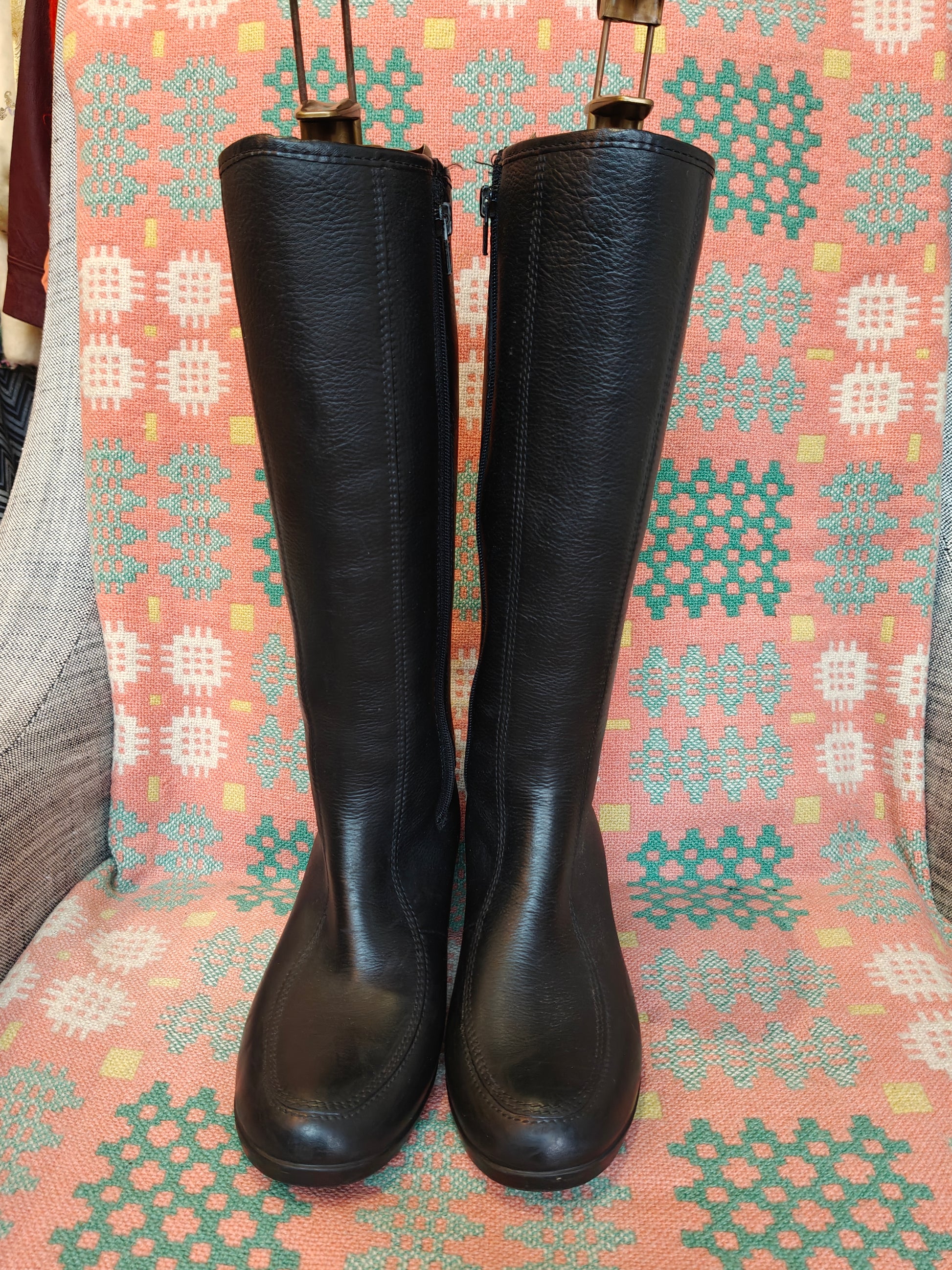 Size 6 vintage knee high boots