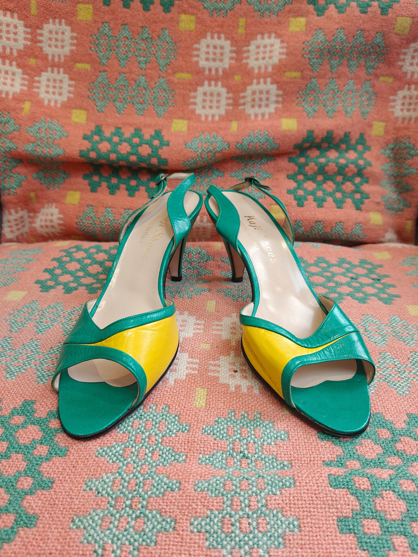 Size 7 green and yellow 1970s heels