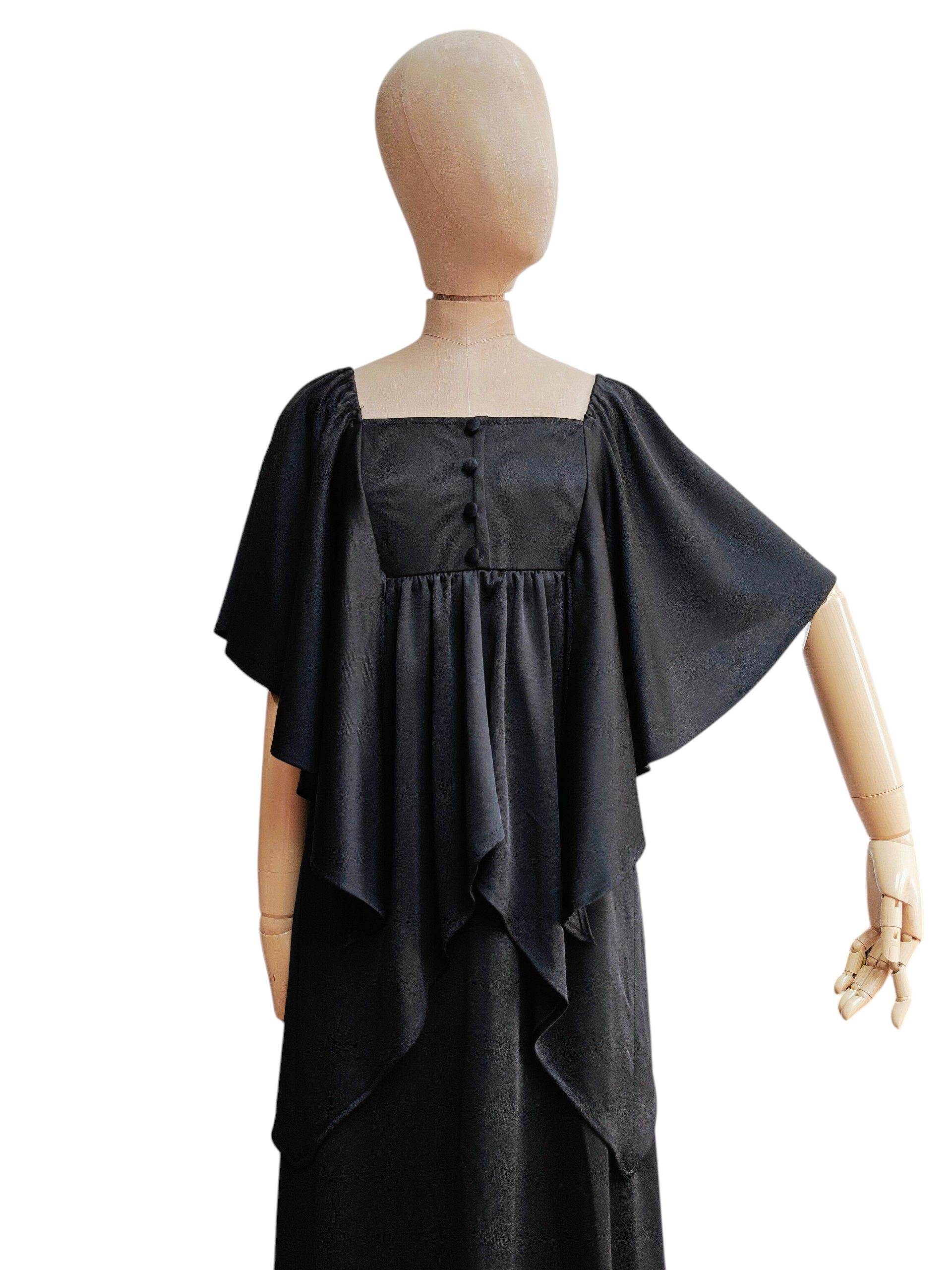 Super romantic vintage maxi in black