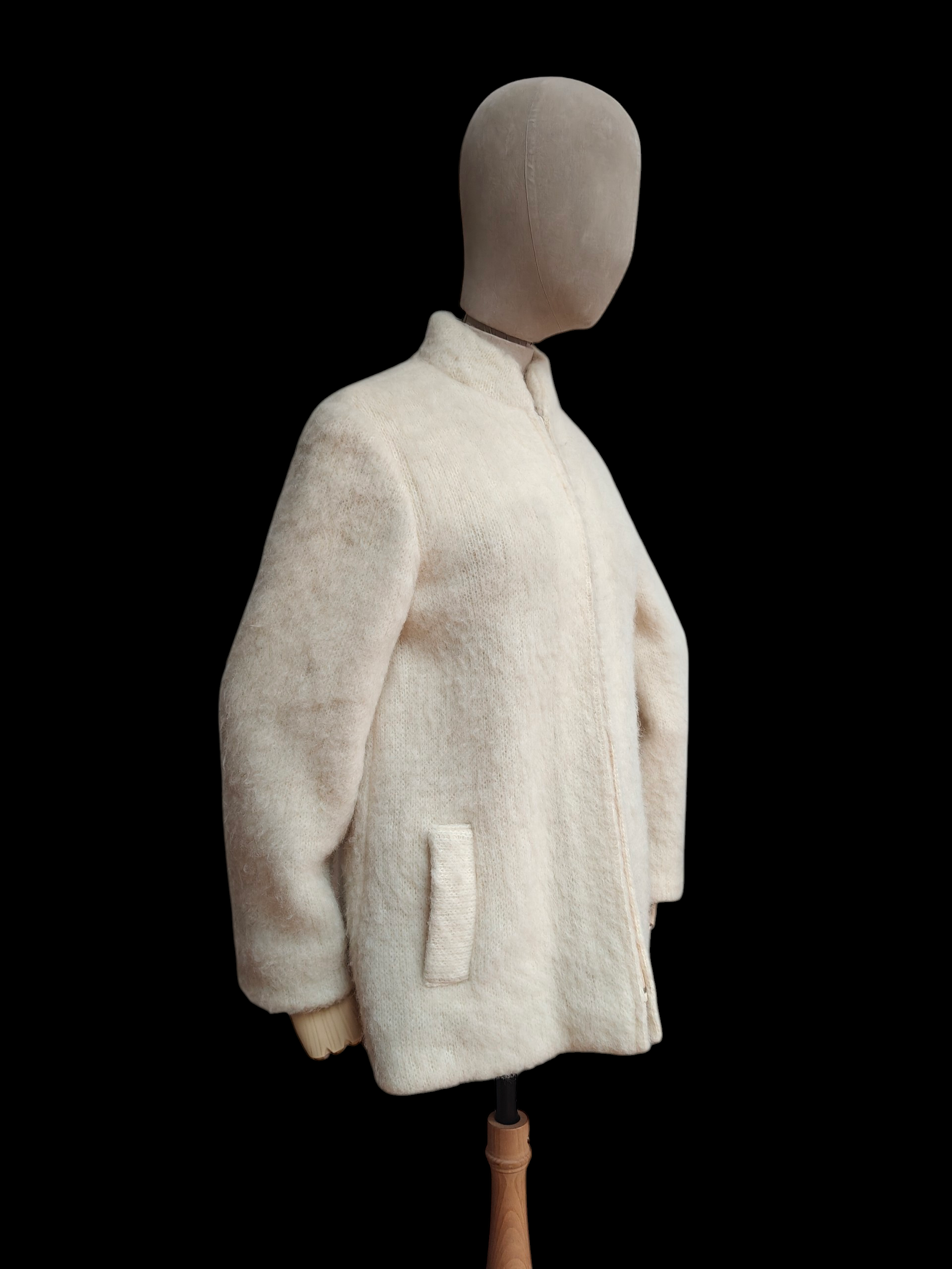 Timeless wool jacket in cream