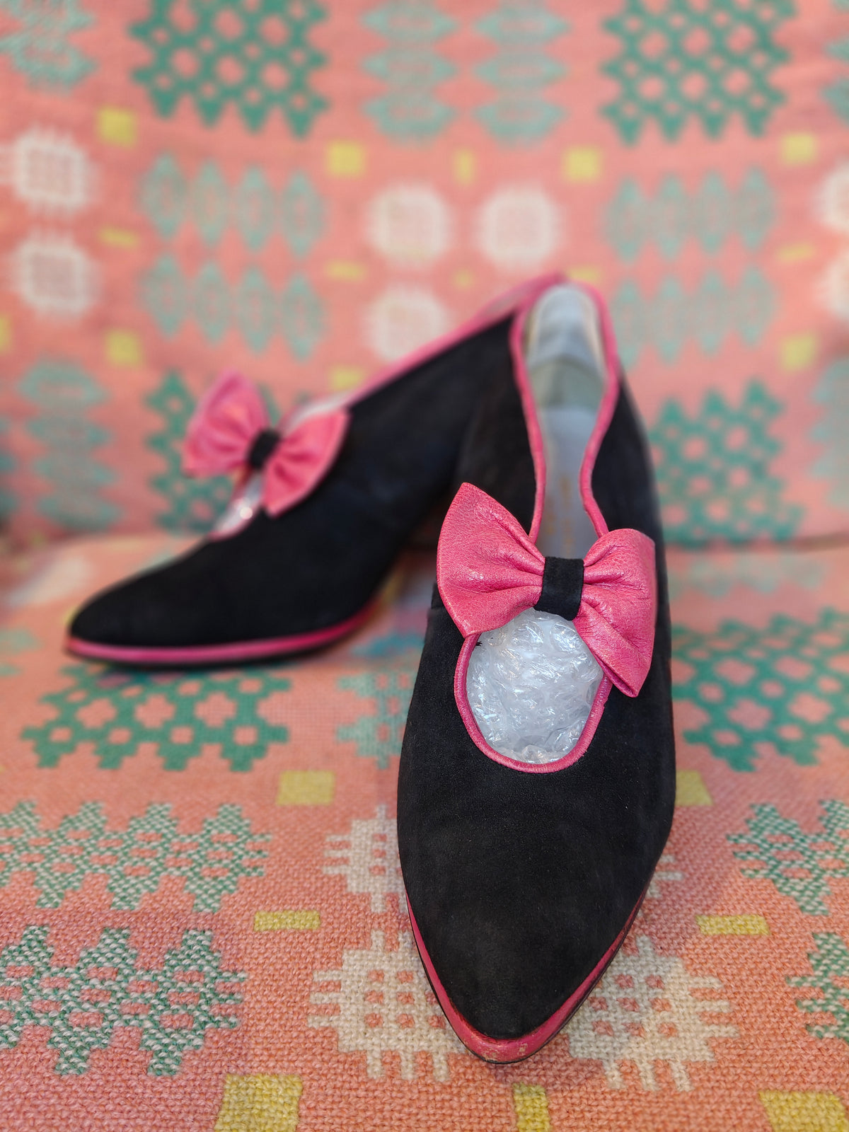 Vintage Pierre Cardin pink bow shoes