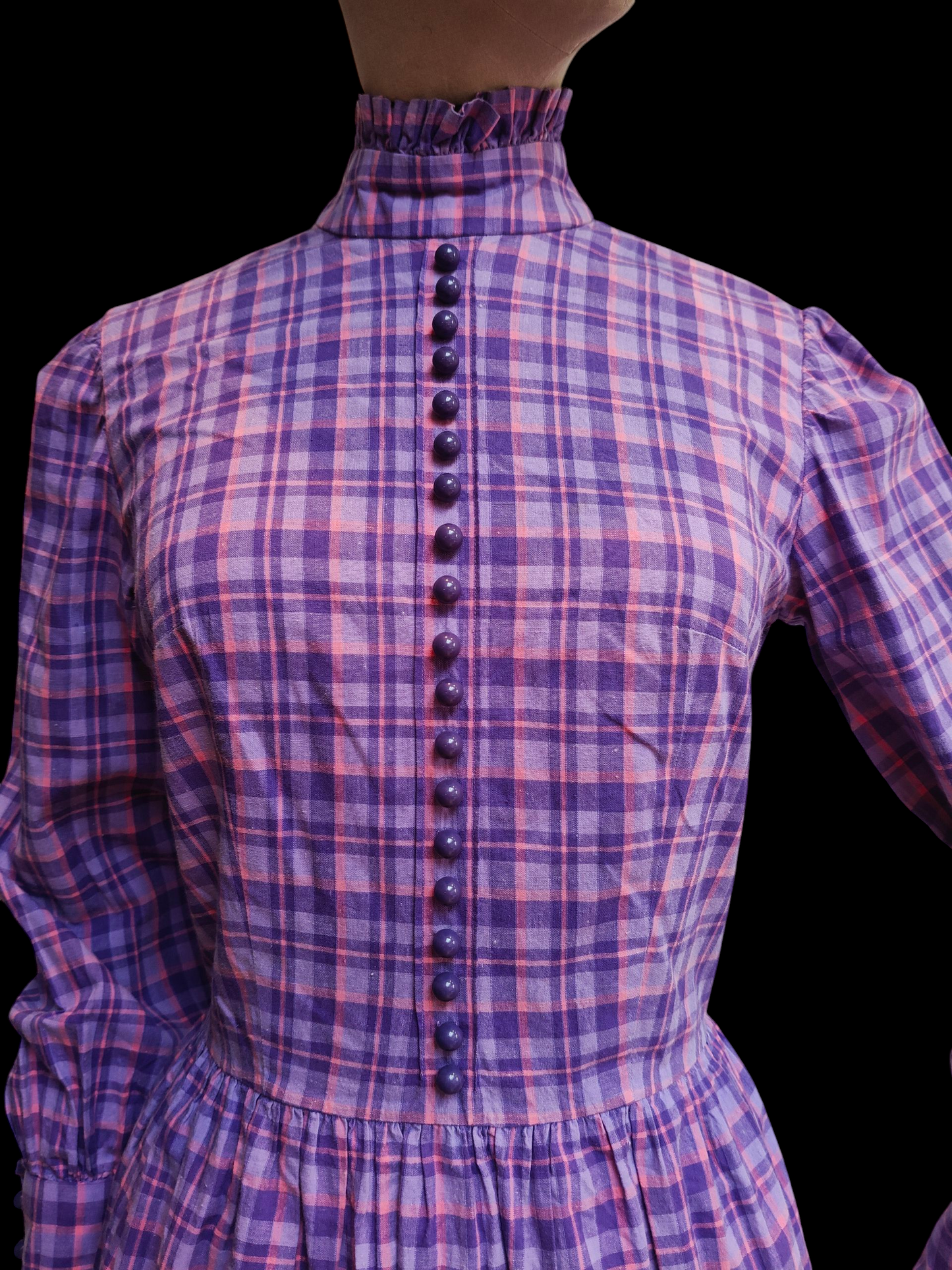 Vintage prairie dress with buttons