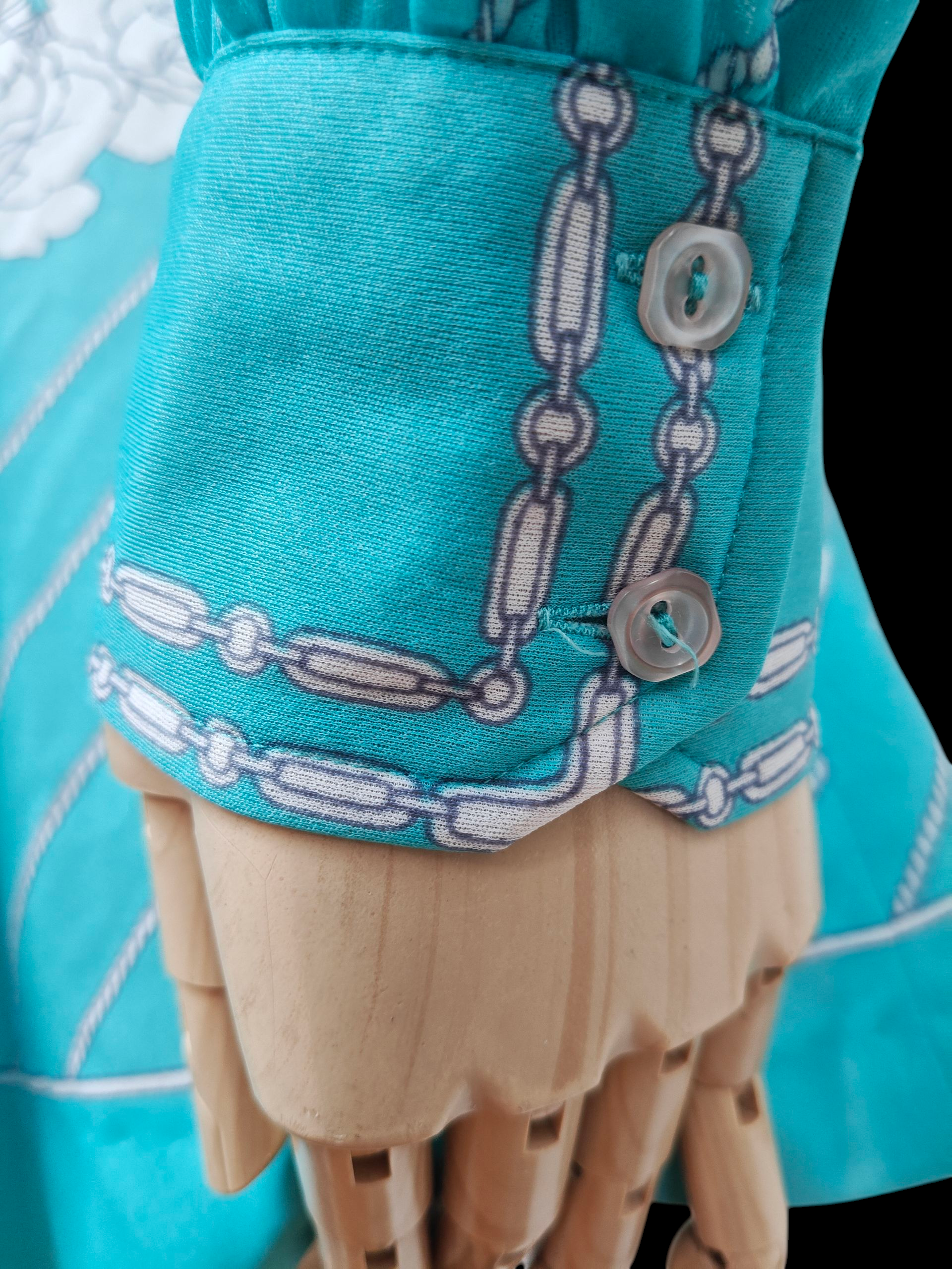 chain design on 70's vintage shirt