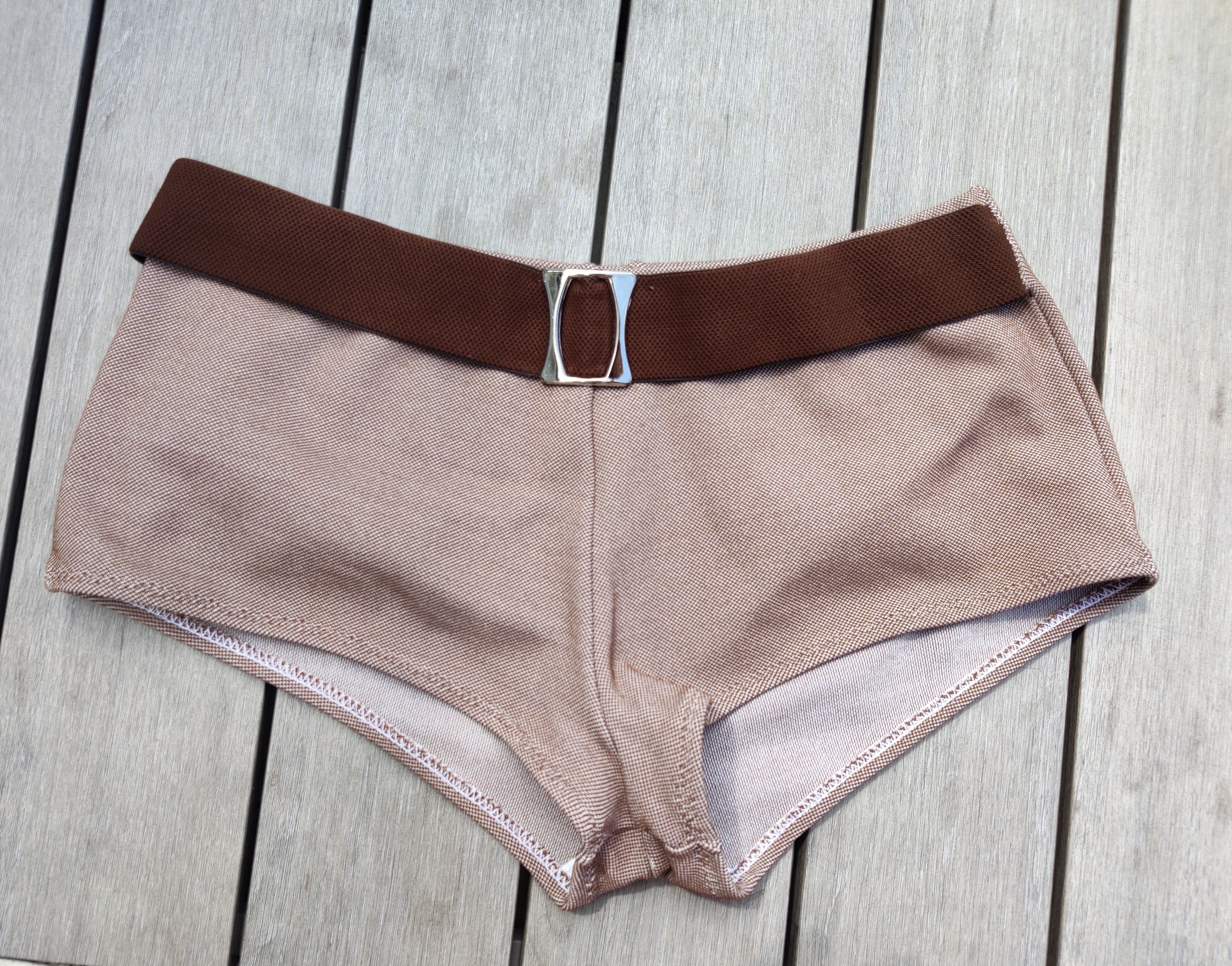 Stunning brown 70s hipster shorts bikini set. Size 6 8. Olive Quince Vintage