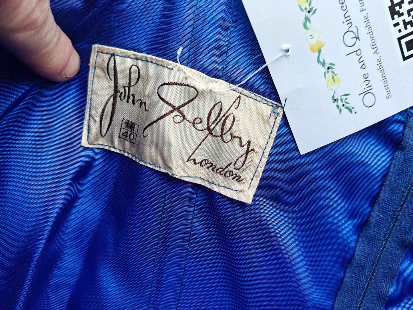 Stunning 1950's lilac bombshell dress. size 14.