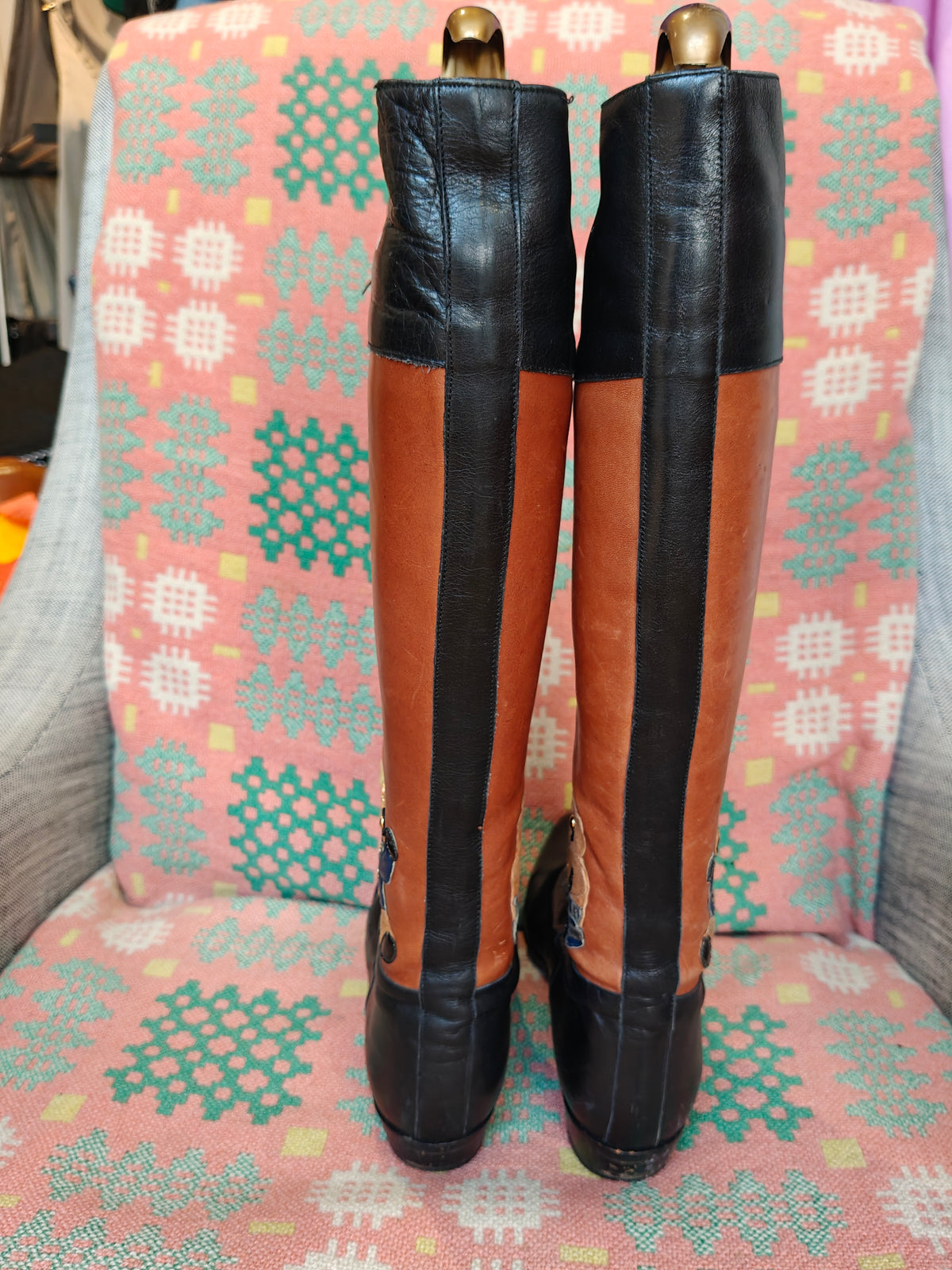 Beverley Feldman Black and brown Teddy bear boots with matching bag. Size 4.
