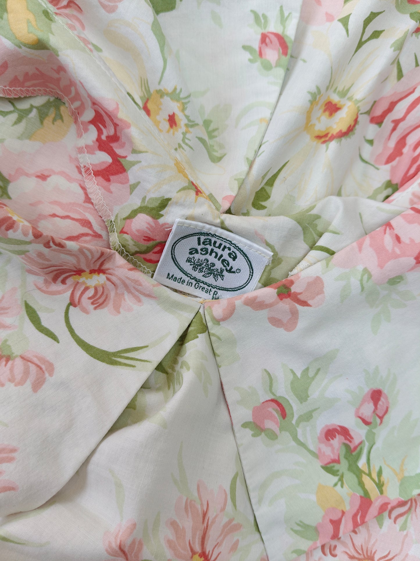 Beautiful pink and white floral vintage Laura Ashley midi dress with statement collar