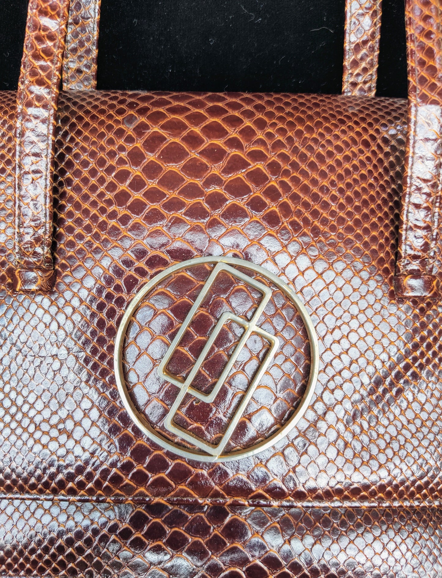 Beautiful brown vintage leather croc mod handbag.