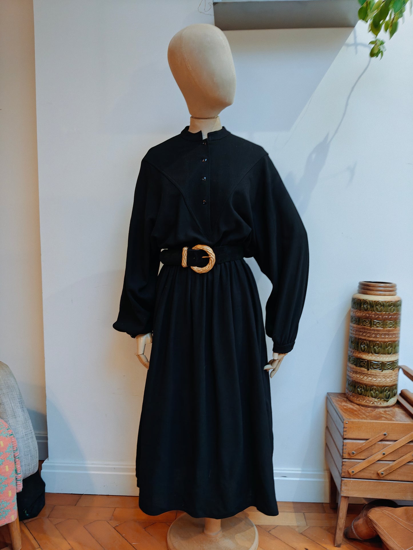 Black leather vintage Windsmoor belt with chunky gold buckle