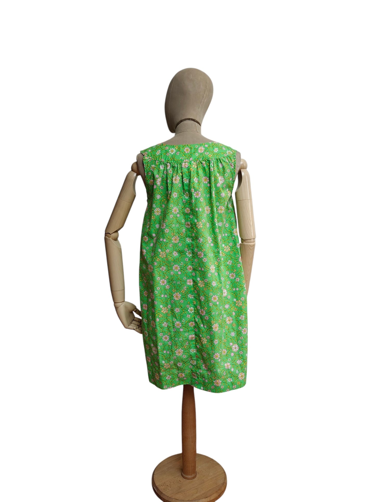 vintage co-ord in pink and green floral