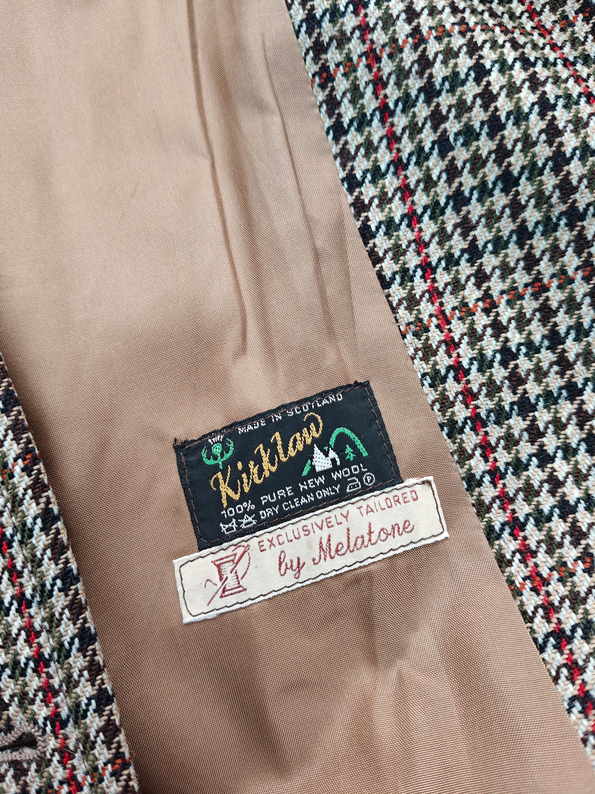 vintage label 100% new wool