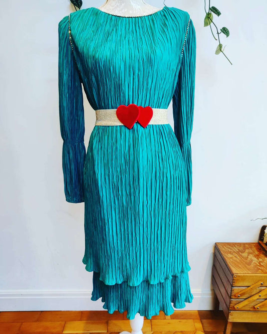 Green 1980s crinkle pleat tiered dress. Size 12.