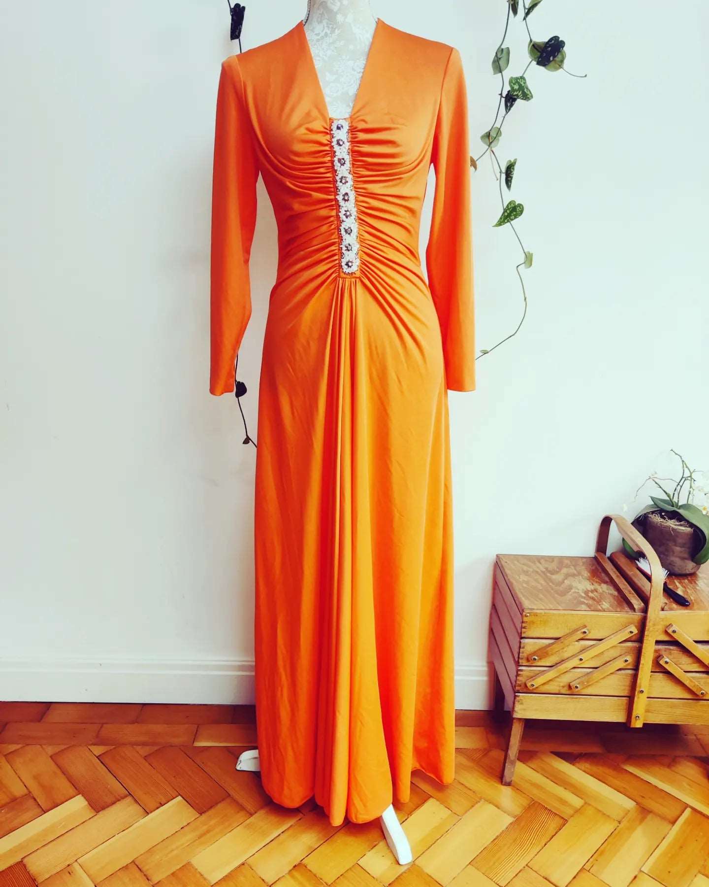 Incredible 1970s orange Carnagie maxi dress. Size 10/12.