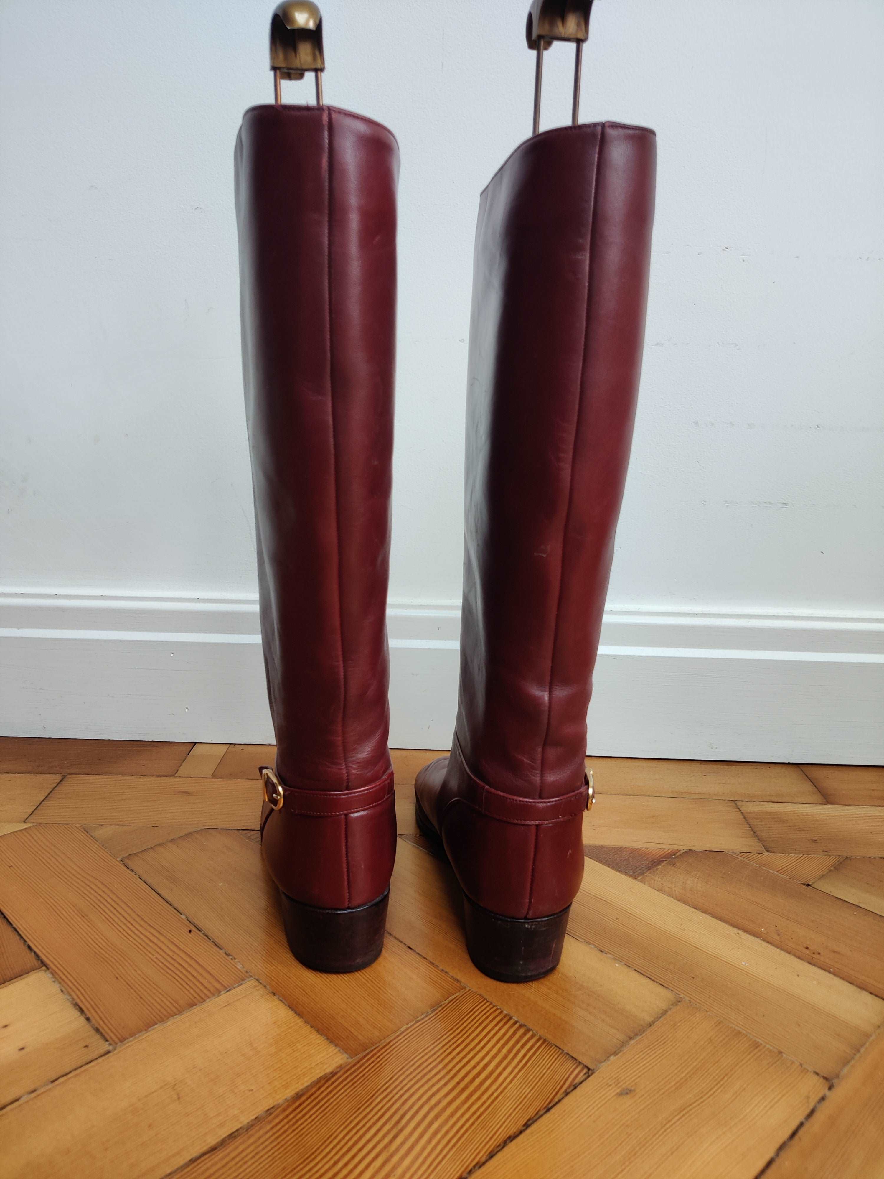 Leather boots store size 4