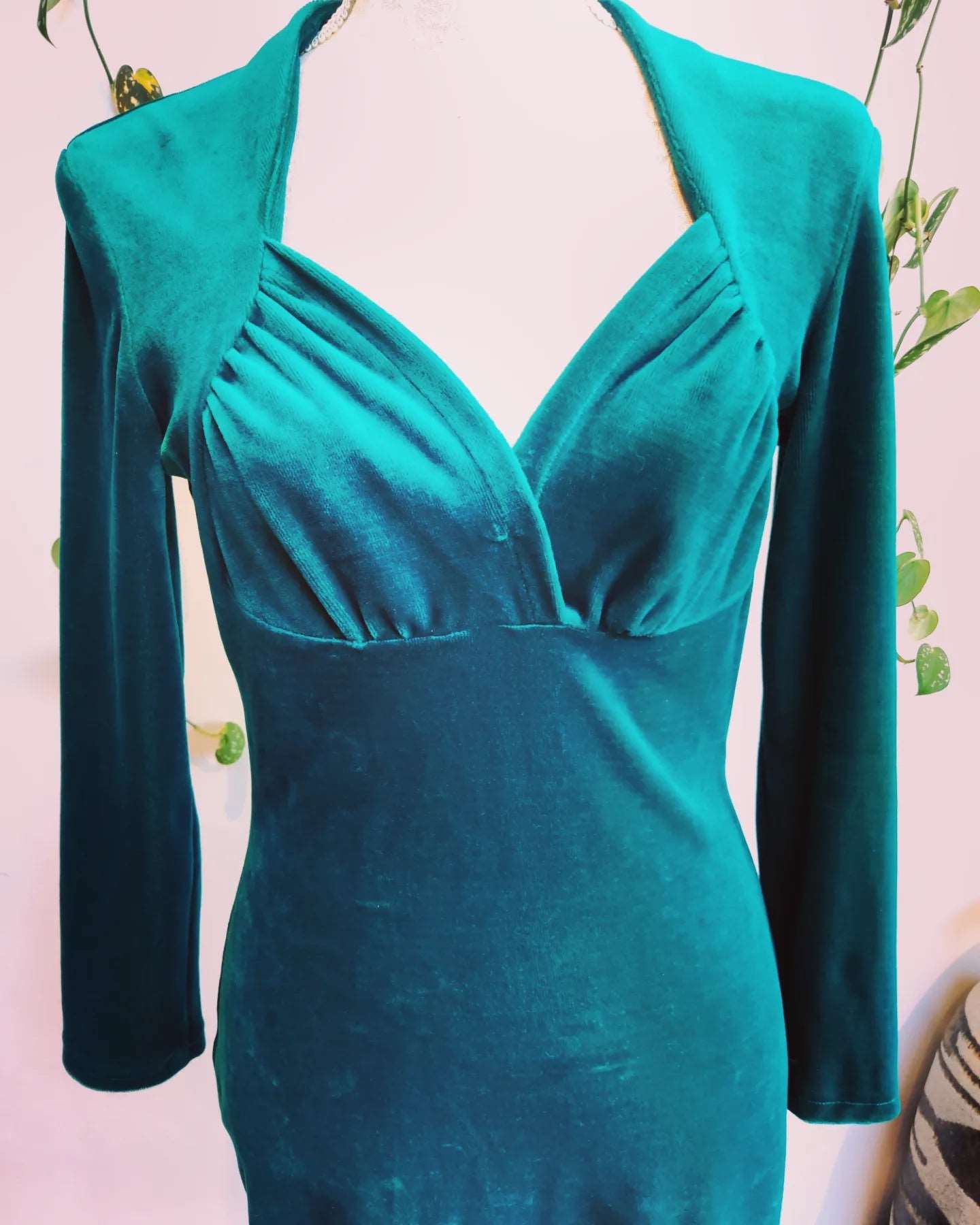 80s 2024 velvet dress