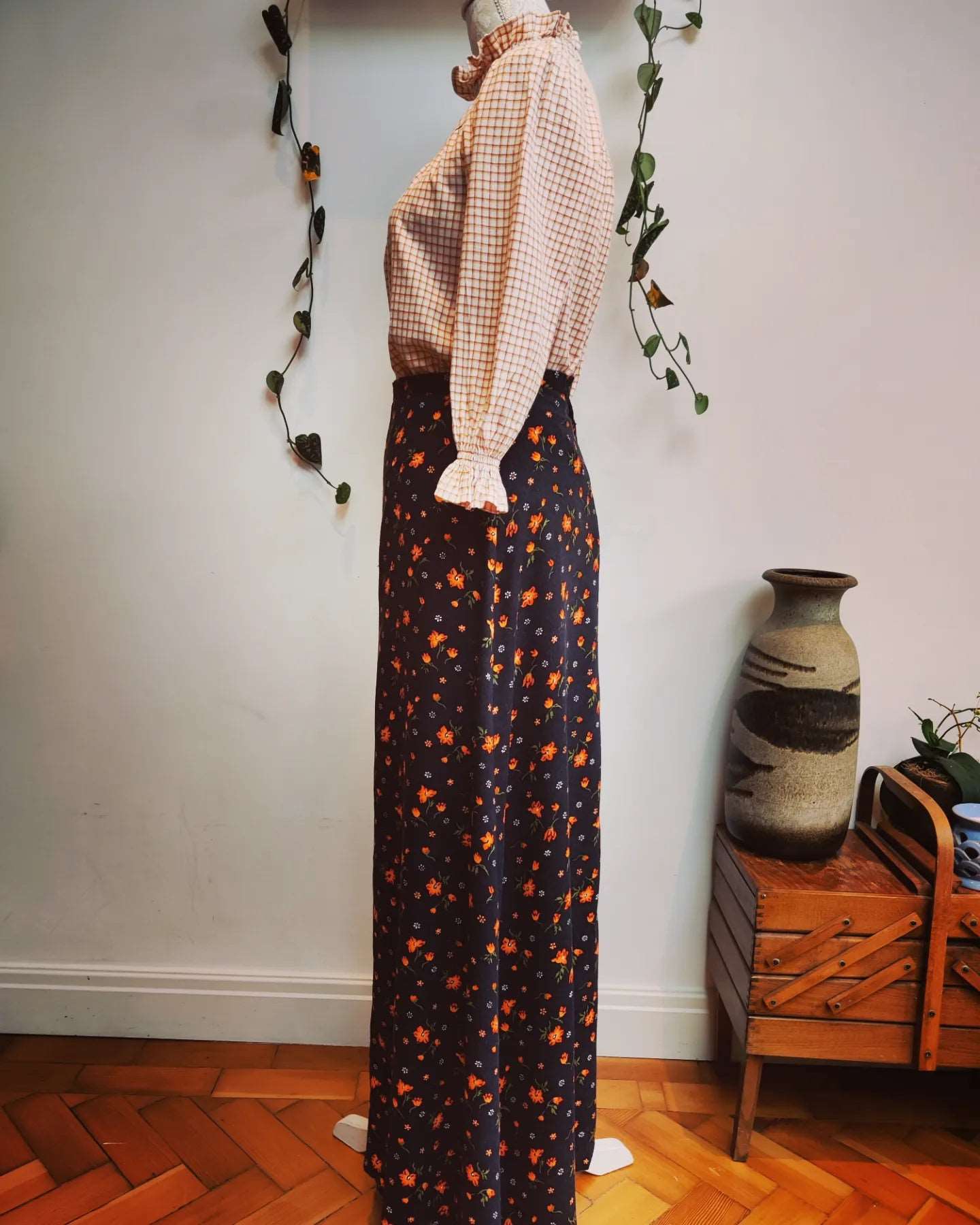 Black vintage floral outlet maxi skirt