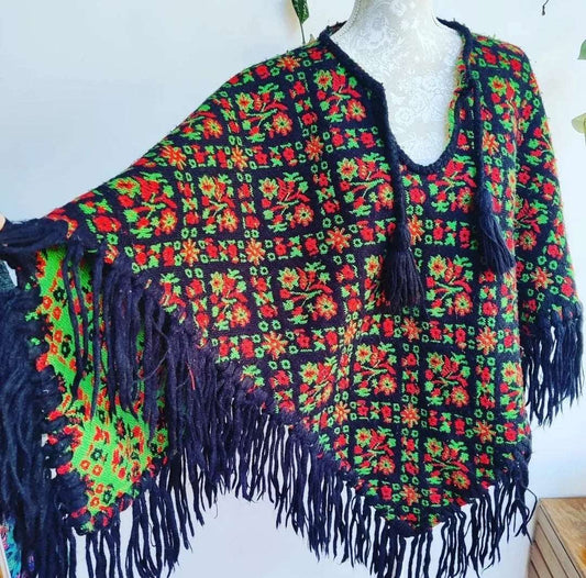 Vintage multicoloured knitted cape