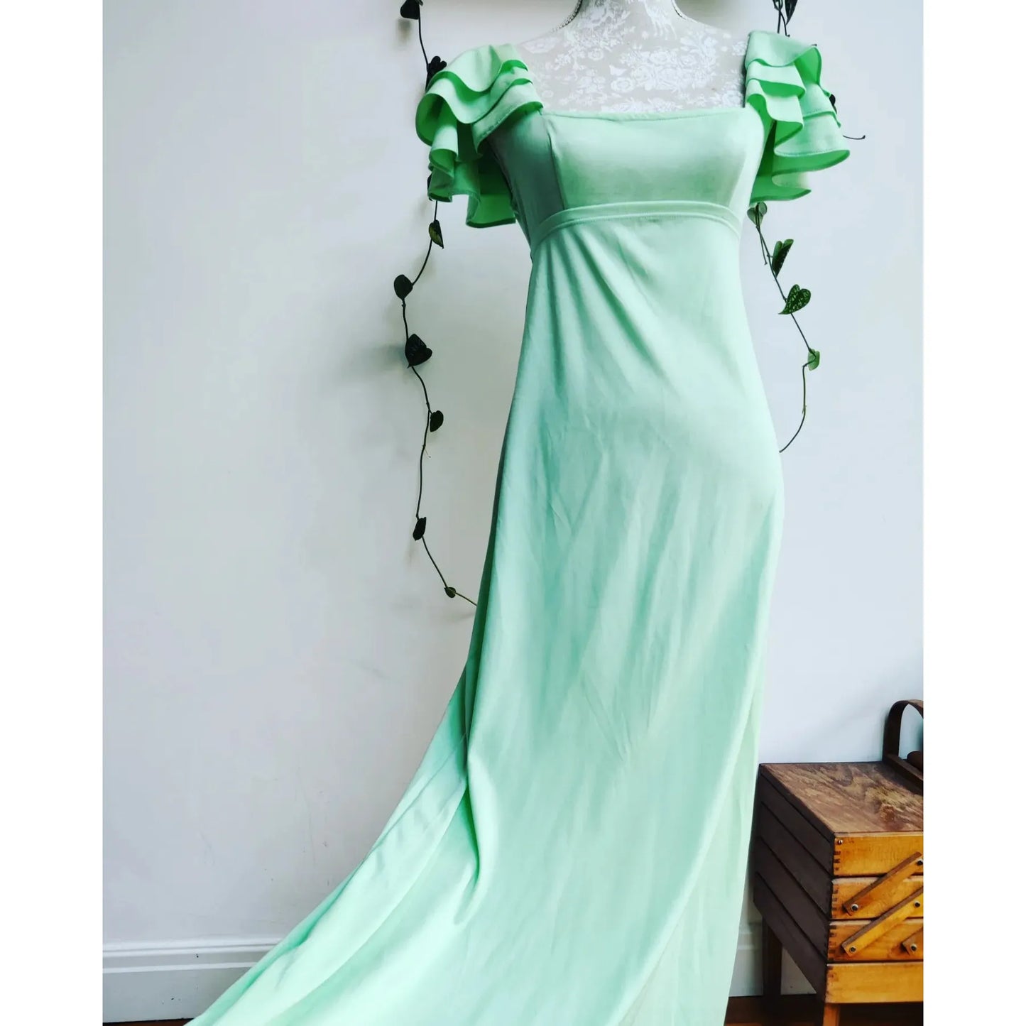 Beautiful vintage mint green maxi dress with ruffle frill sleeves. Size 8.