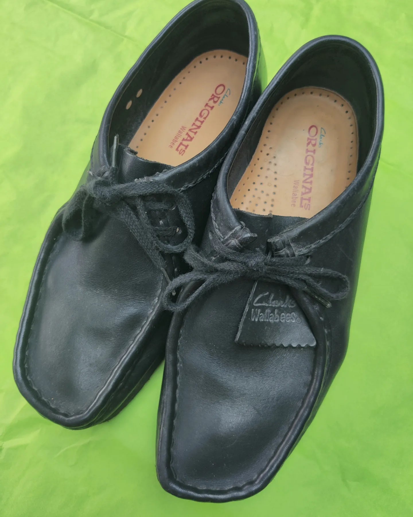 Clarks Wallabees size 6 in black