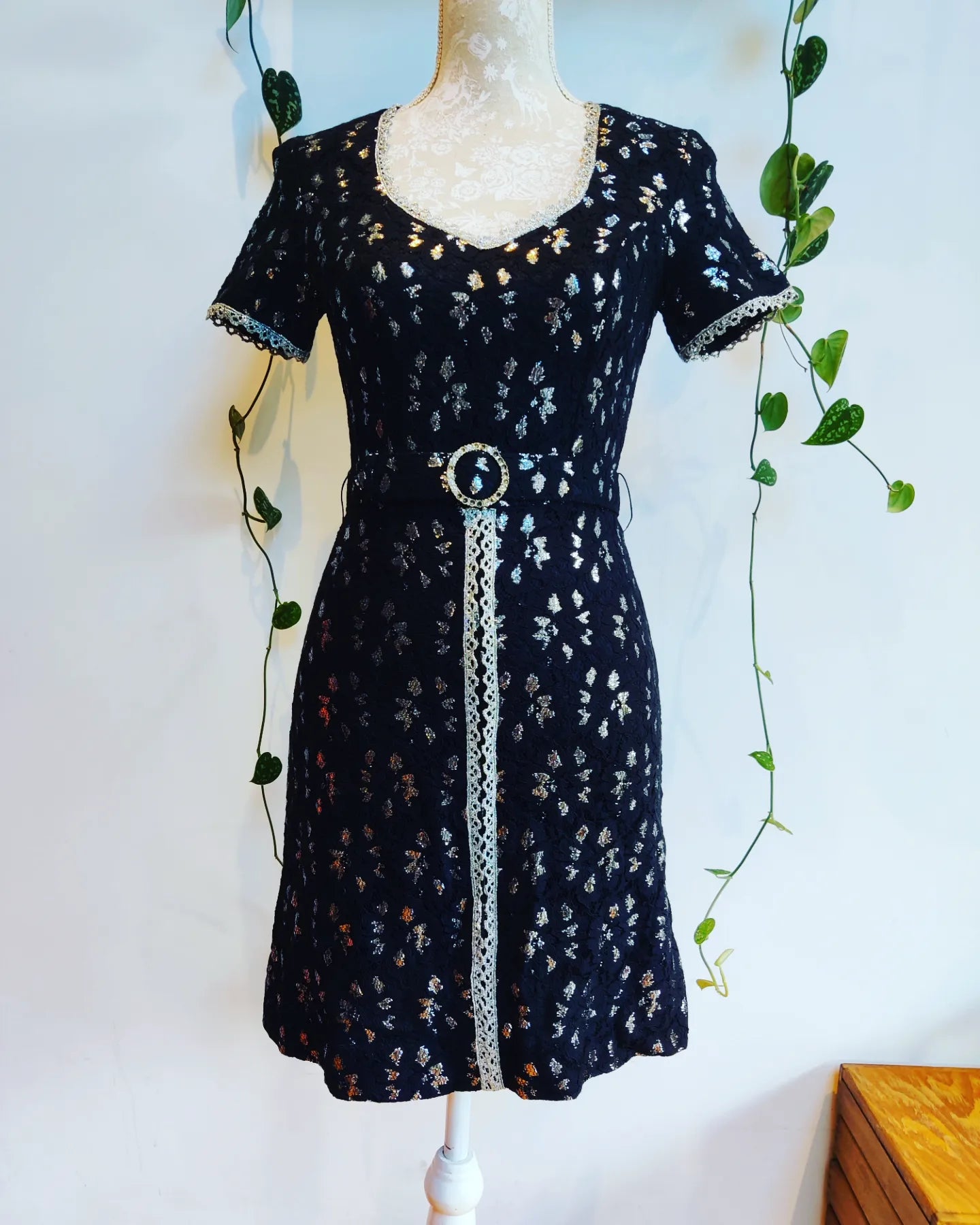 Beautiful 60s black mini dress in lace