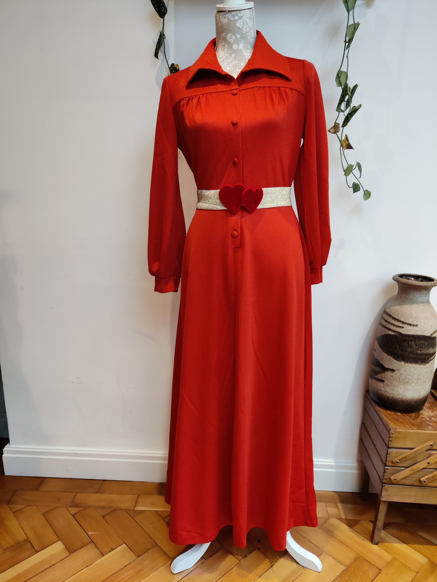 Red vintage maxi dress. 1970s belted dress. Size 12.
