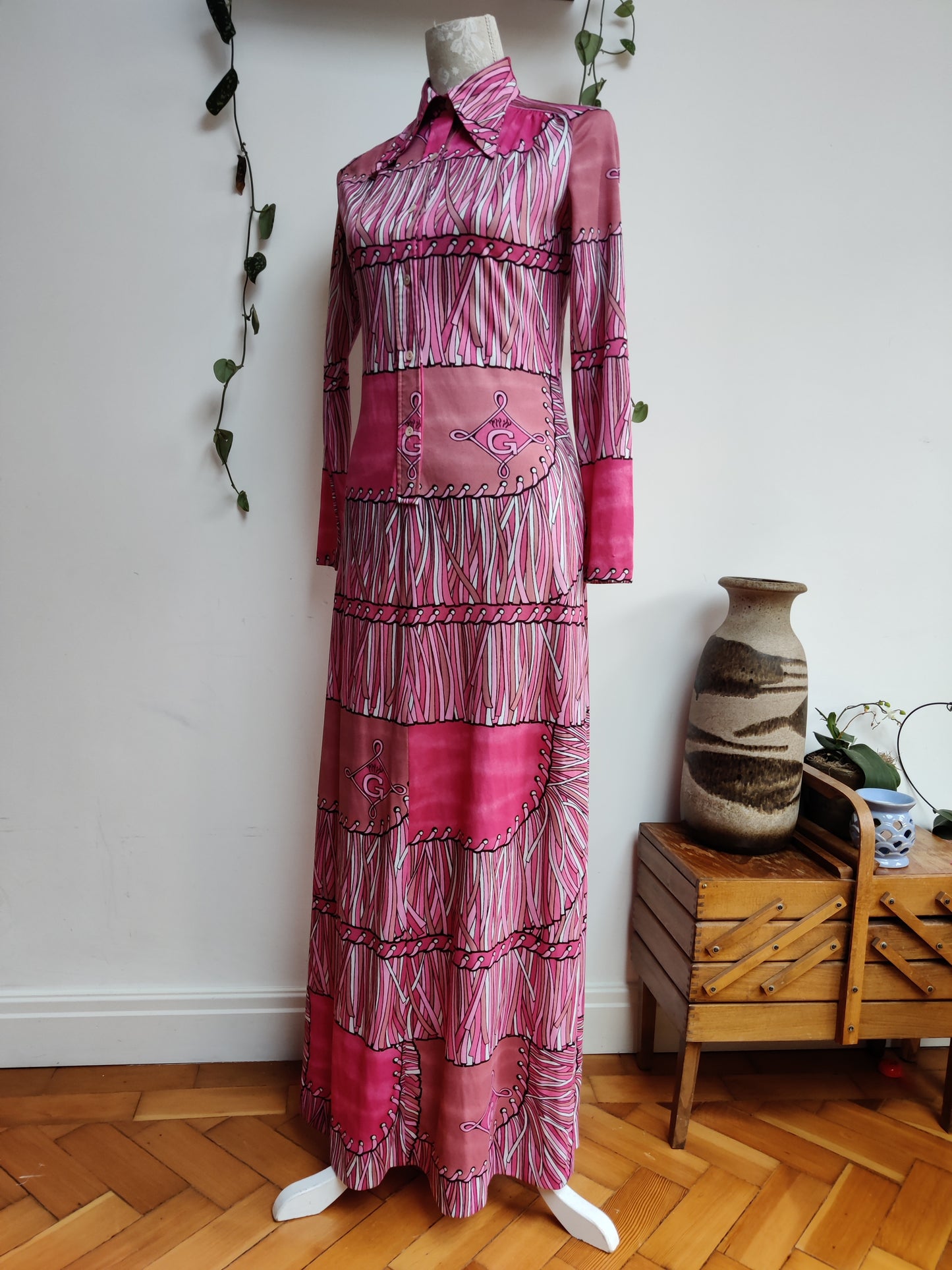 Incredible 70s maxi dress size 10