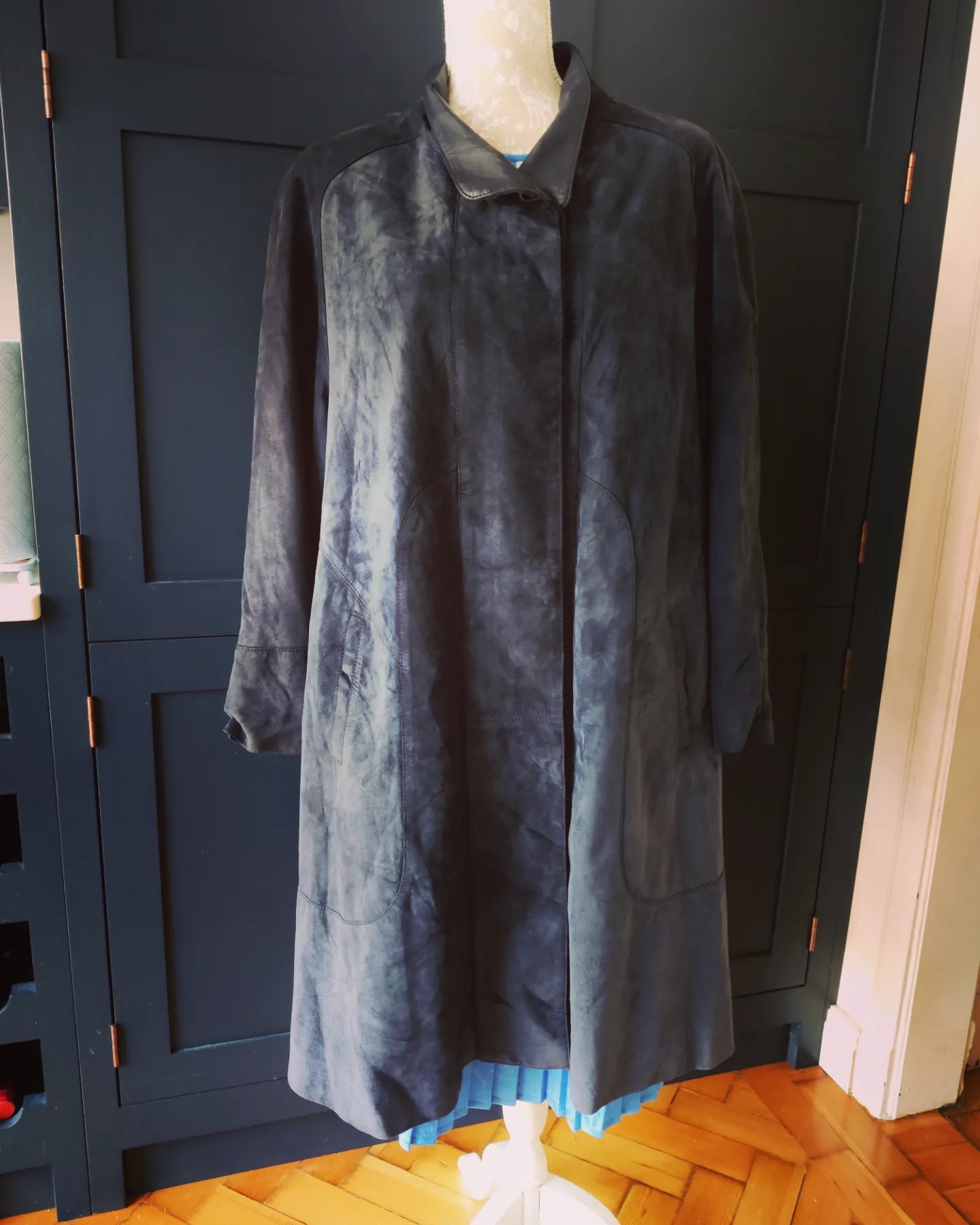 Beautifucl vintage suede coat.