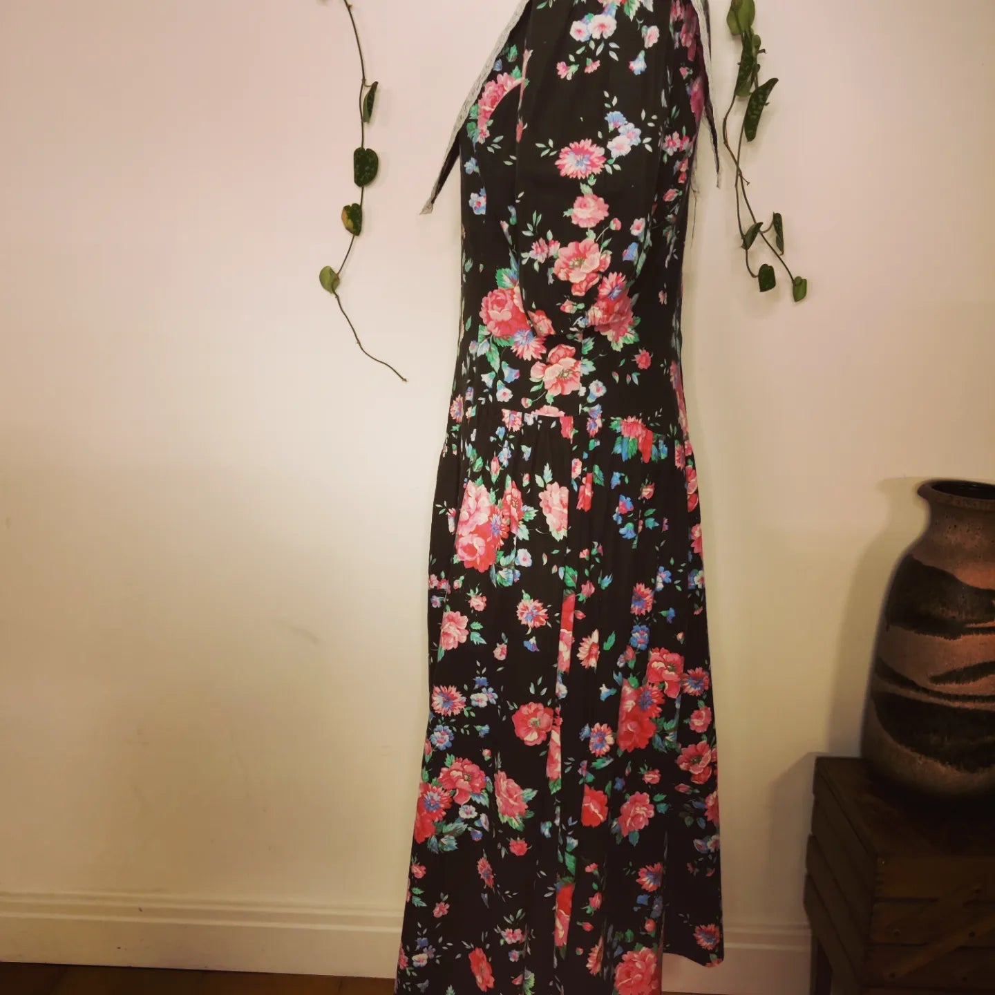 Black floral Laura Ashley style 80s midi dress with lace collar. Size 14