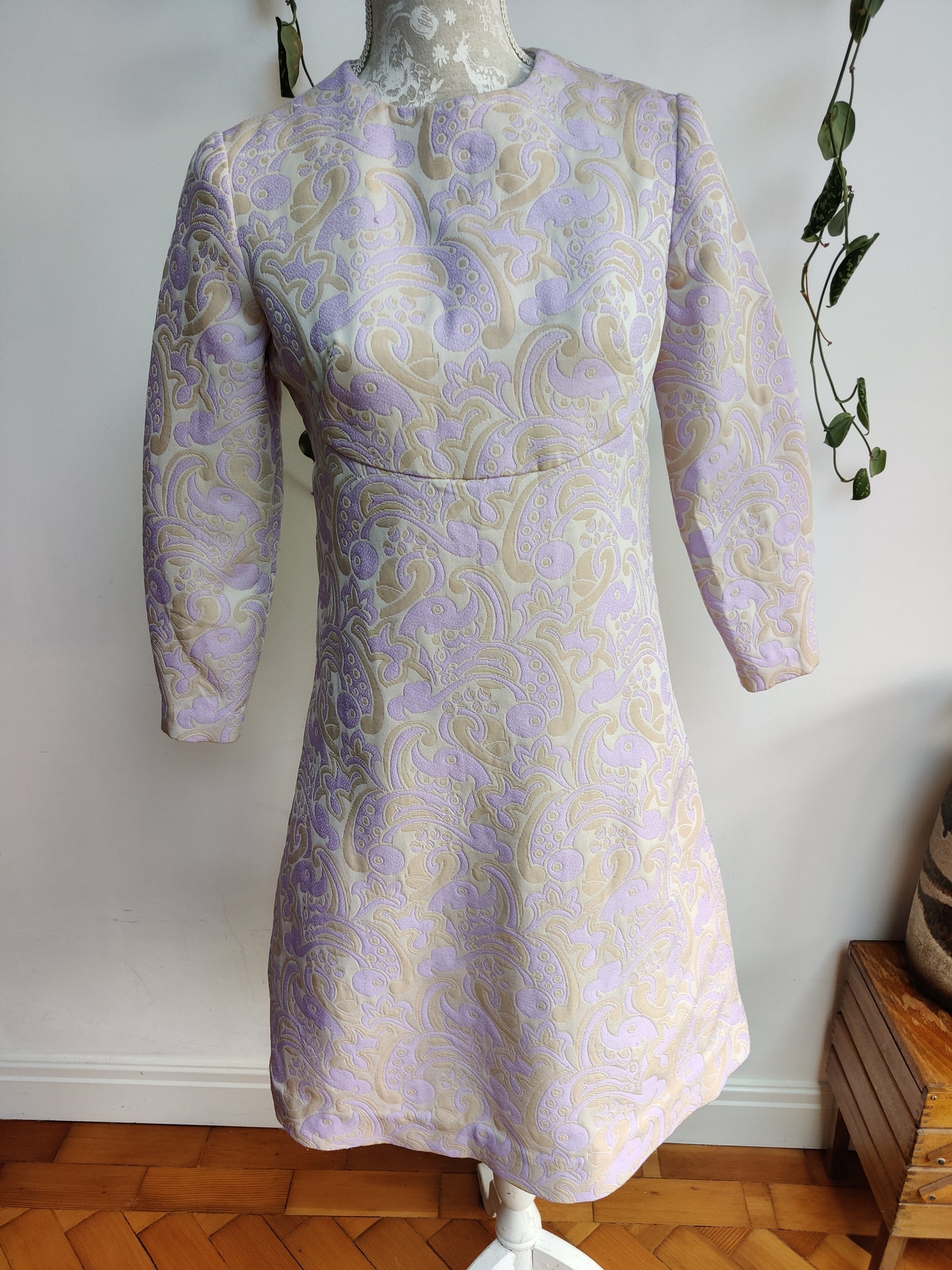 Incredible genuine vintage 60s mod dress in lilac. Size 10