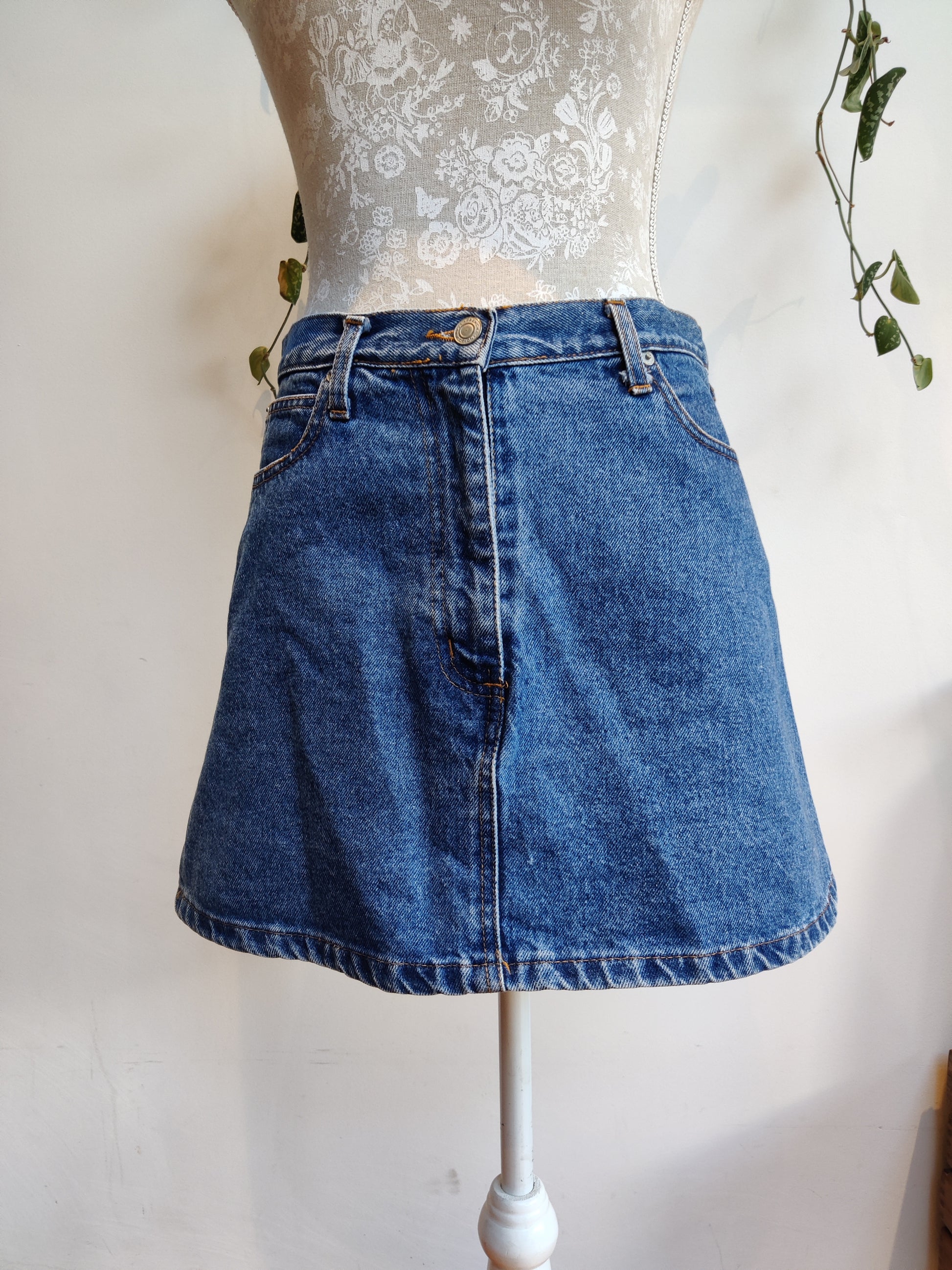 Vintage denim skirt size 10-12