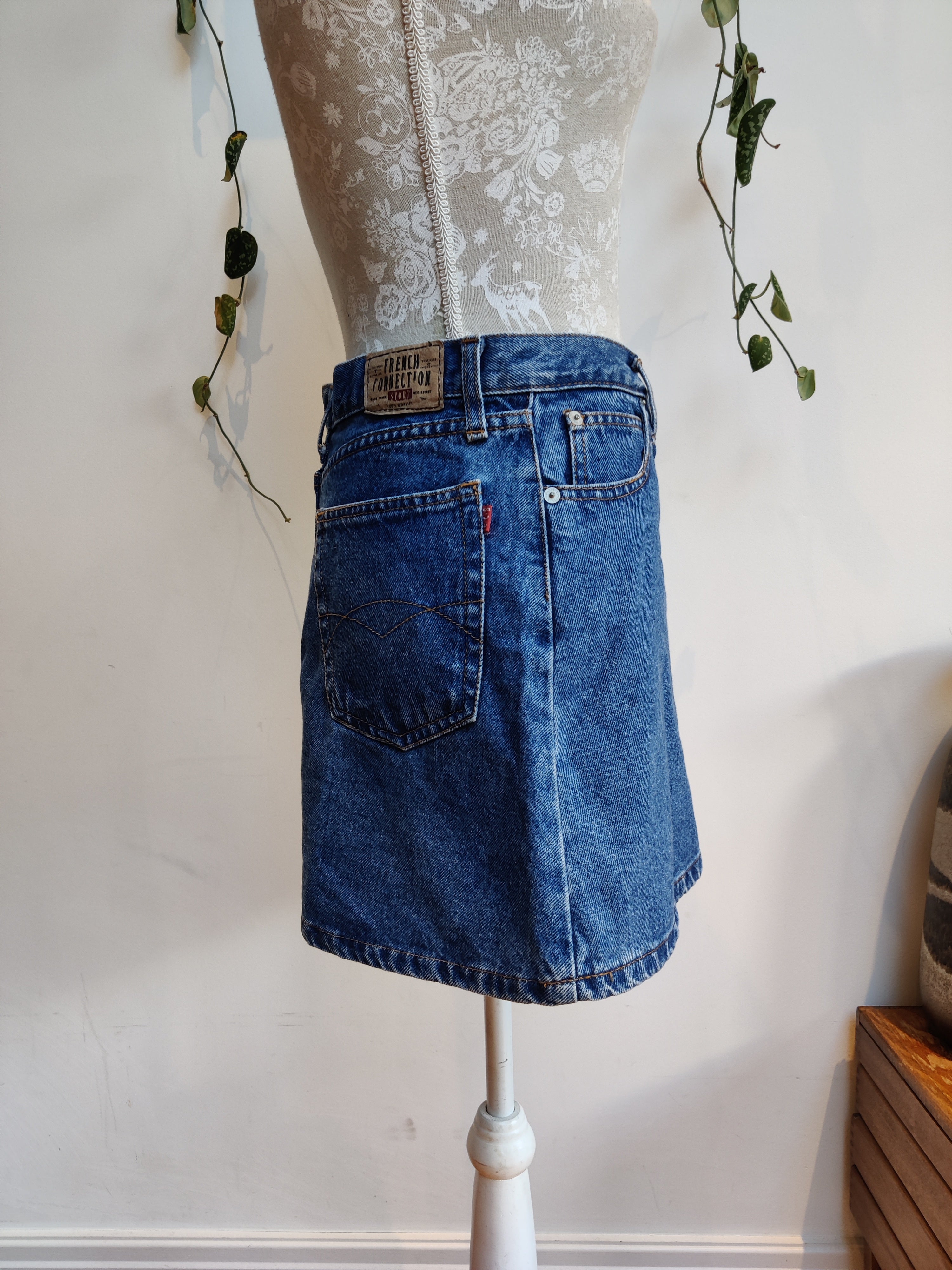 Agolde Women's Five Pockets Raw Hem Medium Wash Mini Denim Skirt Size -  Shop Linda's Stuff