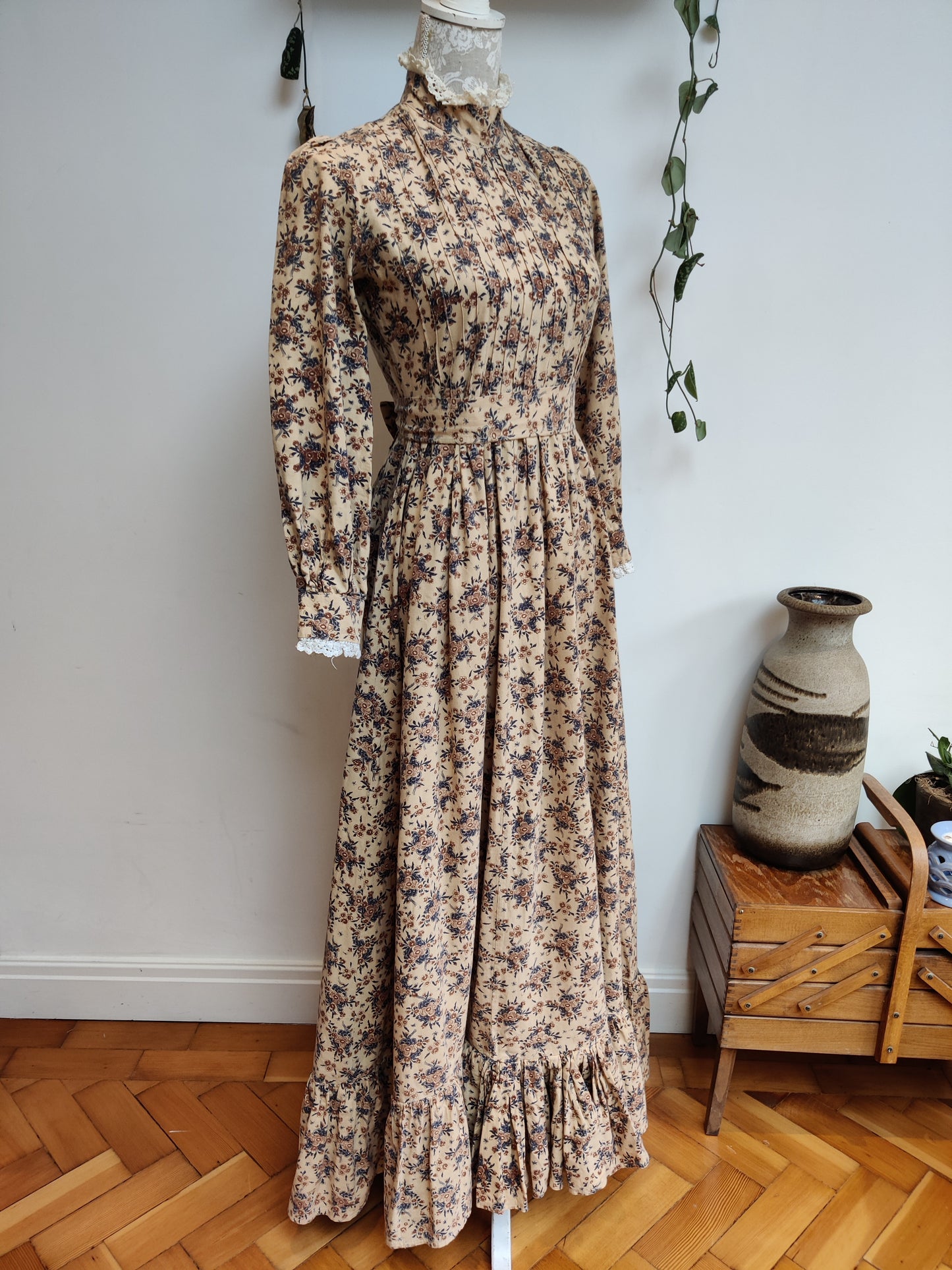 Vintage prairie dress size 8