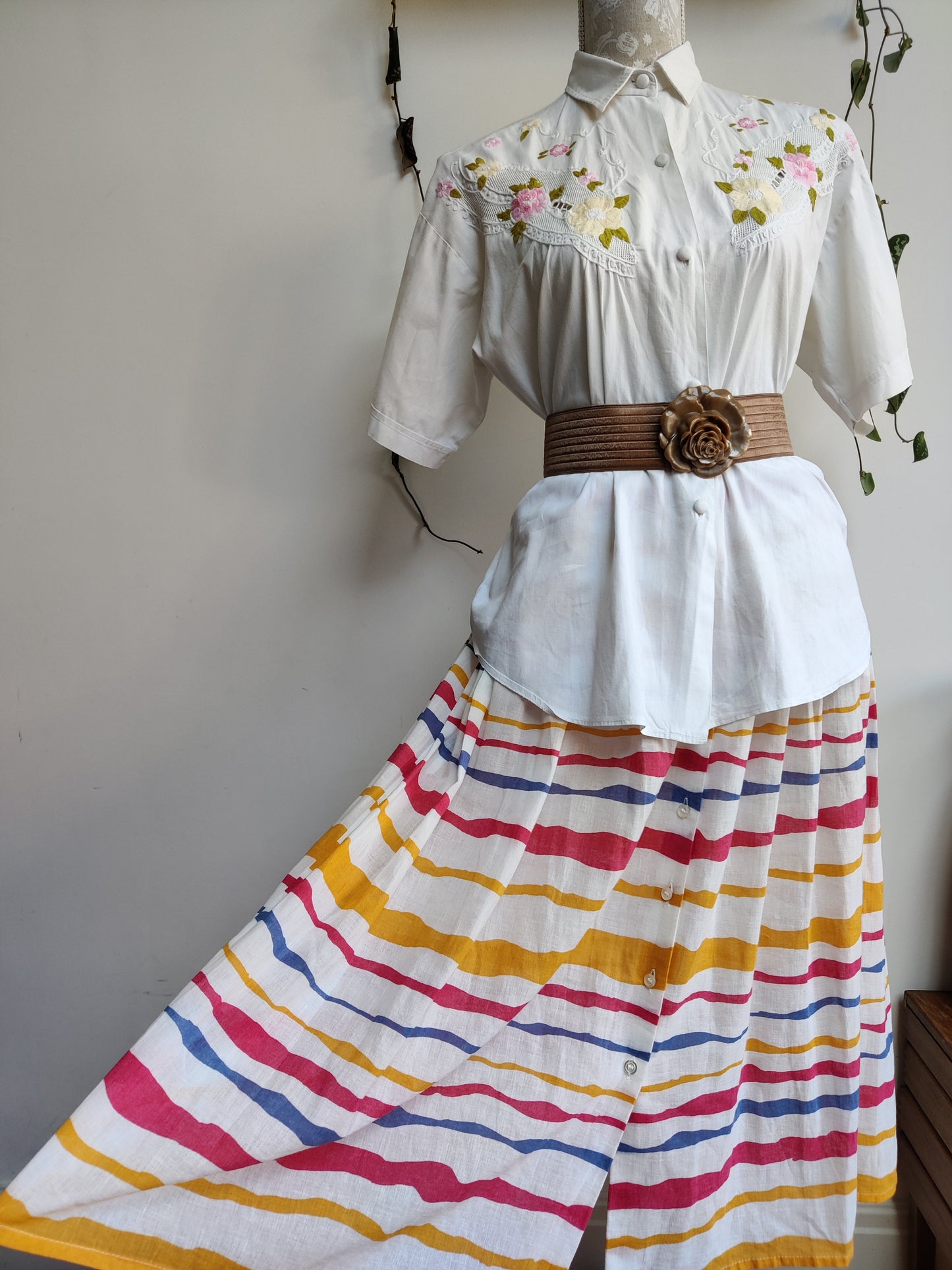 White rainbow stripe vintage jaeger skirt size 8.